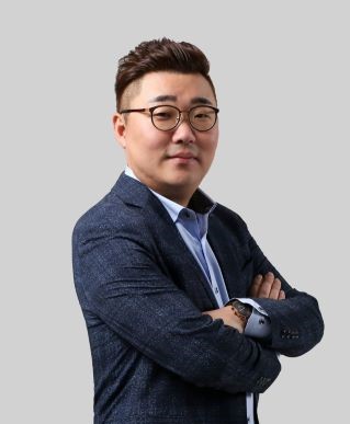 Thomas Kang